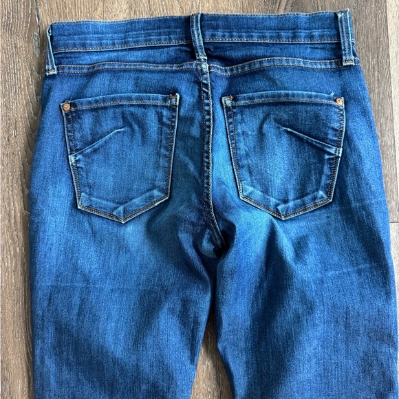 James Jeans, women’s size 28.  Randi style. Good used condition! - Picture 6 of 6